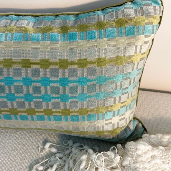 Frontgate Lumbar Accent Throw Pillow Decor - Picture 2 of 6